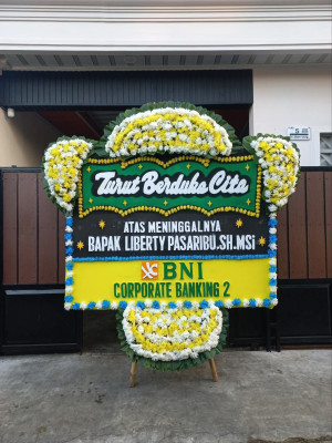 Papan Bunga Duka di Long Ikis