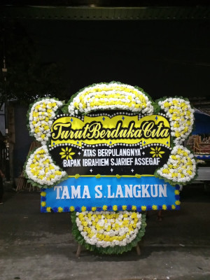 Papan Bunga Duka di Long Ikis