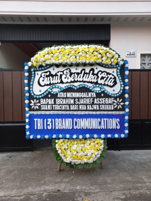 Papan Bunga Duka di Long Ikis